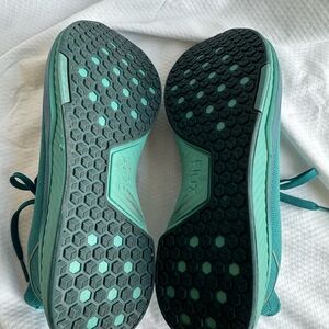 Flux Women's Teal Athletic Shoes size 8.5